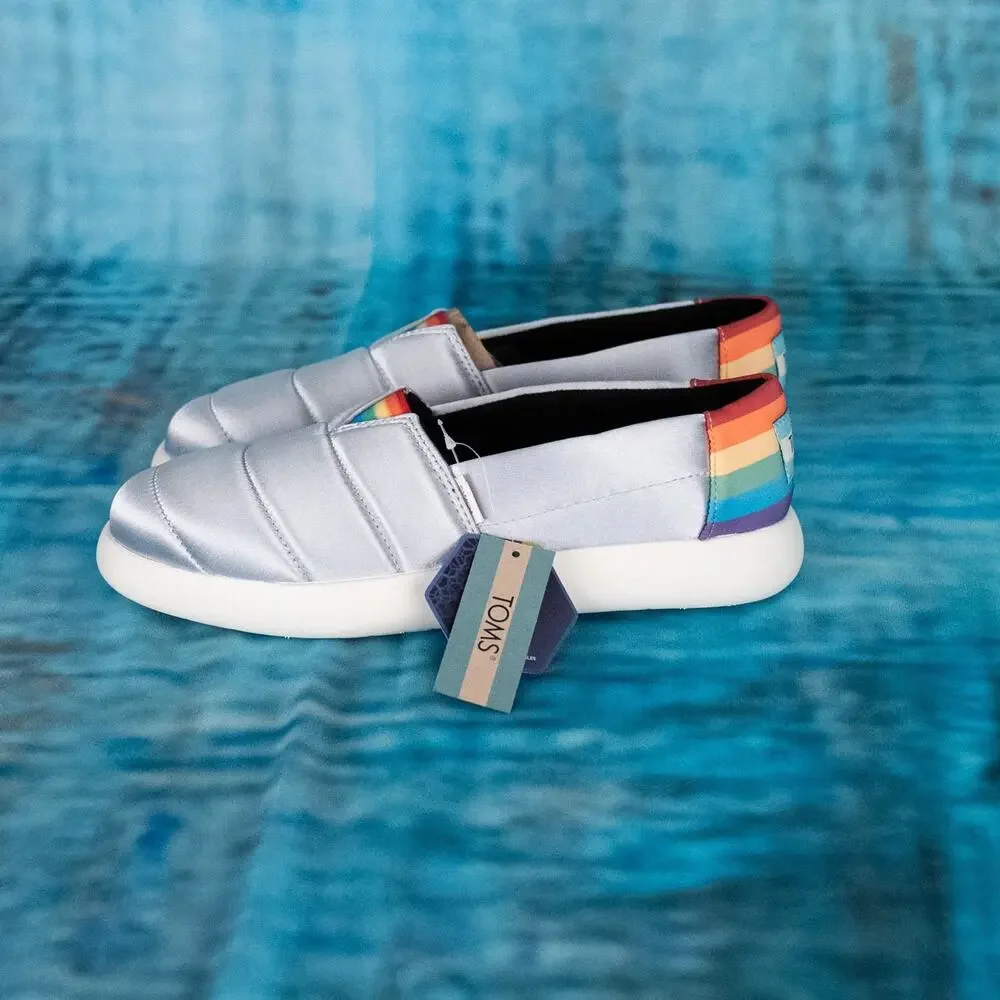 Toms Women's Alpargata Mallow Slip-On Comfort Shoe SZ 9 Silver Metallic Rainbow